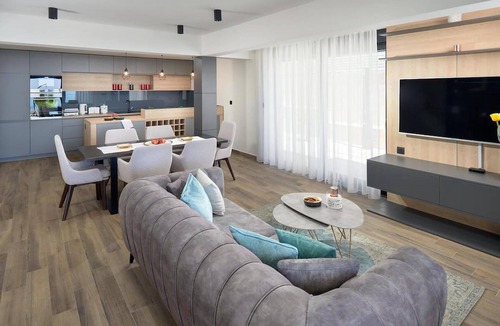 Veliko Brdo House | Gorgeous home in Makarska with sauna
