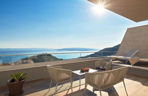 Veliko Brdo House | Gorgeous home in Makarska with sauna