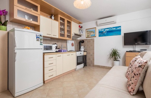 Medveja House | Gorgeous home in Medveja with swimming pool