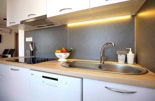 Murter House | Gorgeous home in Murter with kitchen