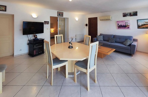 Nebian House | Gorgeous home in Nébian with WiFi