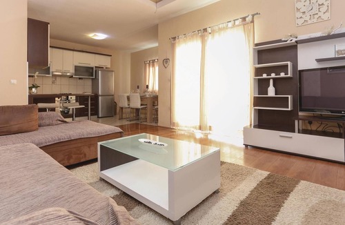 Neoric House | Gorgeous home in Neoric