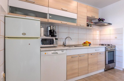 Neoric House | Gorgeous home in Neoric