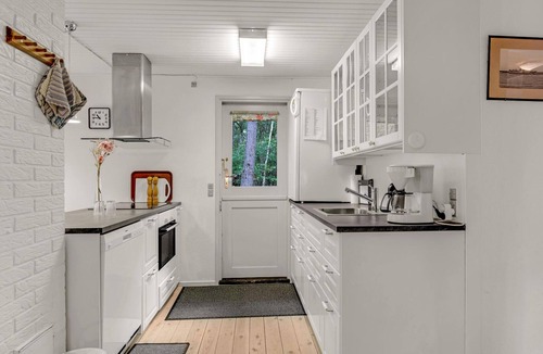 Dueodde House | Gorgeous home in Nexø with kitchen