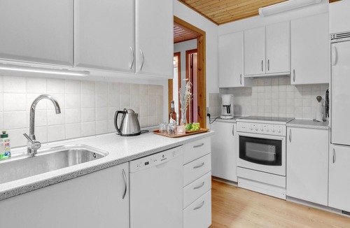 Bedegaard House | Gorgeous home in Nexø with kitchen