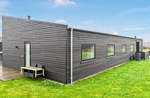 Saksild Strand House | Gorgeous home in Odder with WiFi