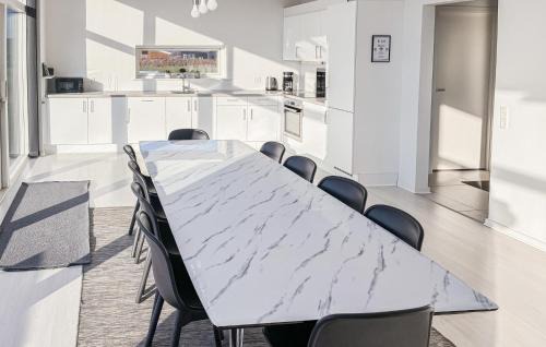 Saksild Strand House | Gorgeous Home In Odder With Wifi