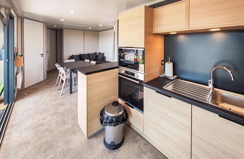 Olonzac House | Gorgeous home in Olonzac with kitchen