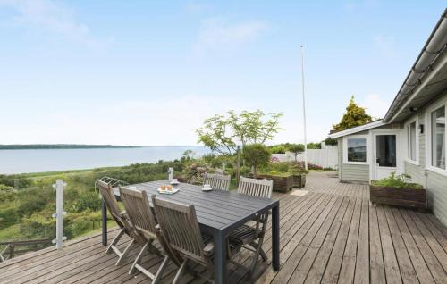 Olsted House | Gorgeous Home In Ølsted With Kitchen