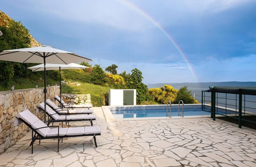 Dugi Rat House | Gorgeous home in Omis