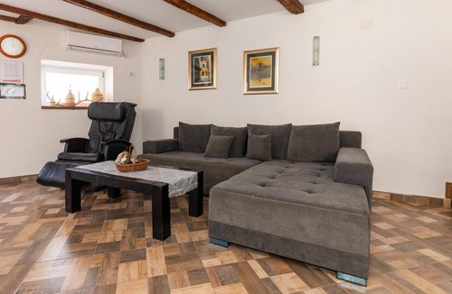 Opuzen House | Gorgeous home in Opuzen