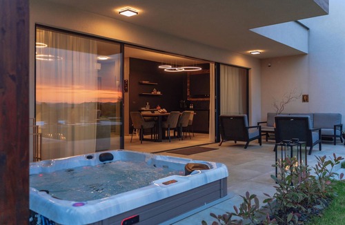 Oroslavje House | Gorgeous home in Oroslavje with sauna
