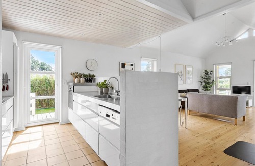 Hasmark Strand House | Gorgeous home in Otterup with sauna