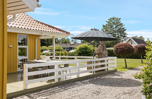 Hasmark Strand House | Gorgeous home in Otterup with sauna