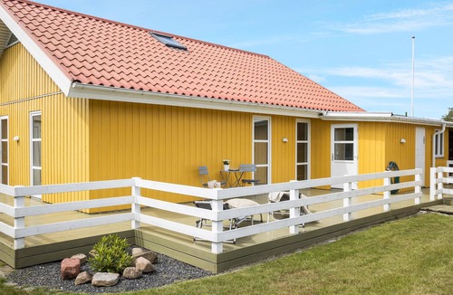 Hasmark Strand House | Gorgeous home in Otterup with sauna
