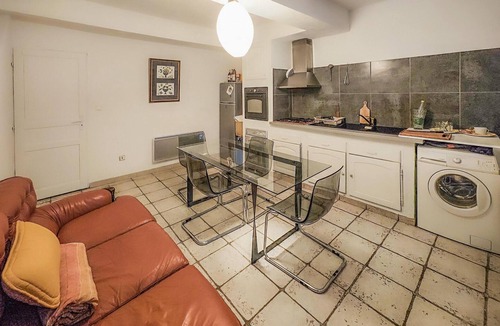 Pezenas House | Gorgeous home in Pézenas with WiFi