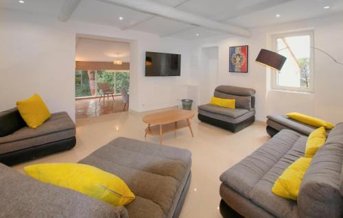 Piegon House | Gorgeous Home In Piegon With Sauna