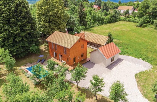 Plaski House | Gorgeous home in Plaski with sauna
