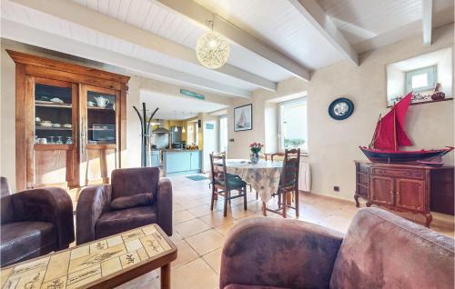 Loguivy House | Gorgeous Home In Ploubazlanec
