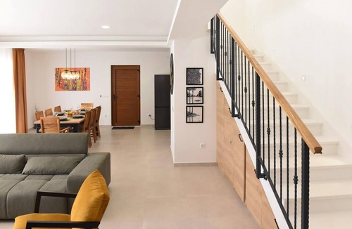 Ploce House | Gorgeous home in Ploce with private swimming pool, can be inside or outside