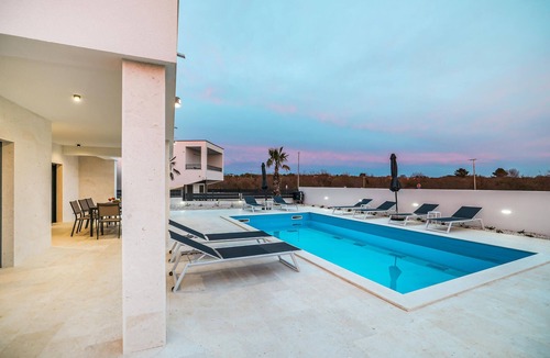 Policnik House | Gorgeous home in Policnik