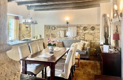 Pomer House | Gorgeous home in Pomer with WiFi
