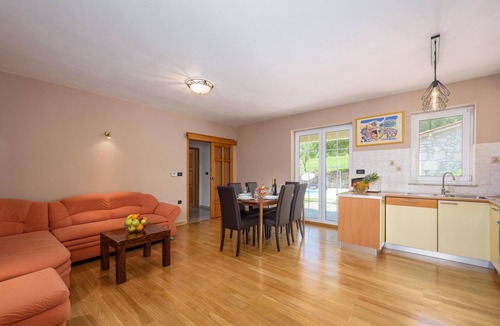 Jakomici House | Gorgeous home in Potpican