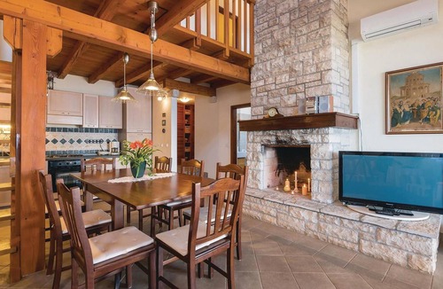 Prigradica House | Gorgeous home in Prigradica with sauna