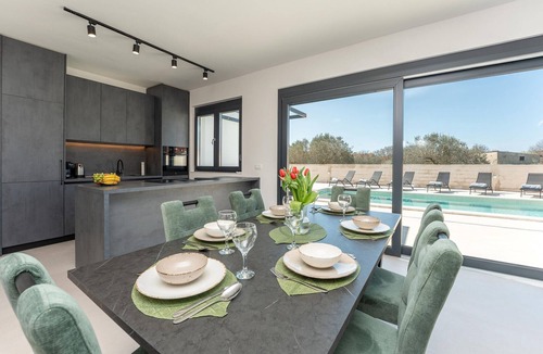 Skabrnja House | Gorgeous home in Prkos with private swimming pool, can be inside or outside