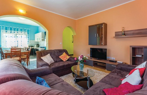Pula House | Gorgeous home in Pula