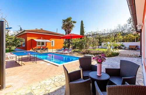 Pula House | Gorgeous home in Pula
