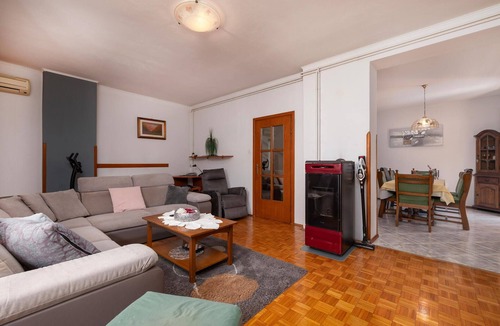 Pula House | Gorgeous home in Pula