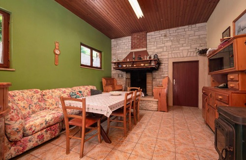 Pula House | Gorgeous home in Pula