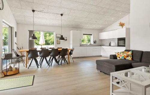 Kramnitse House | Gorgeous Home In Rødby With Sauna