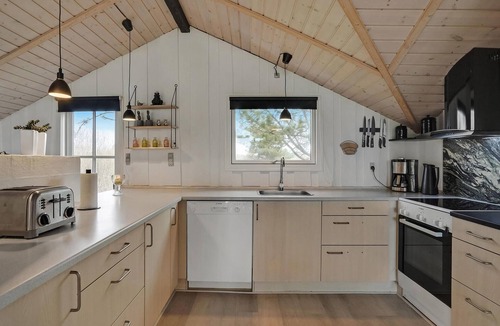 Bolilmark House | Gorgeous home in Rømø with kitchen