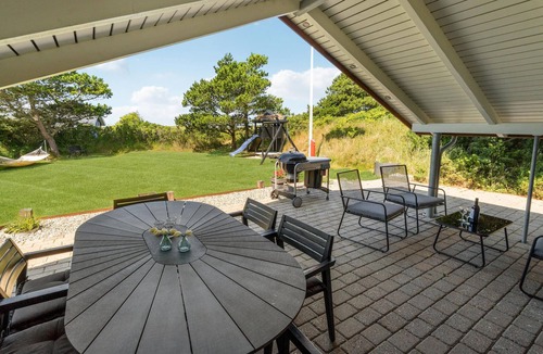 Bolilmark House | Gorgeous home in Rømø with kitchen