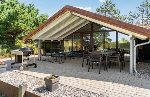 Bolilmark House | Gorgeous home in Rømø with kitchen