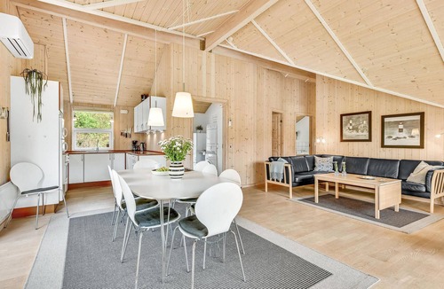 Lodbjerg Hede House | Gorgeous home in Ringkøbing with WiFi