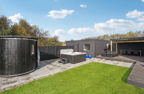 Sondervig House | Gorgeous home in Ringkøbing with WiFi