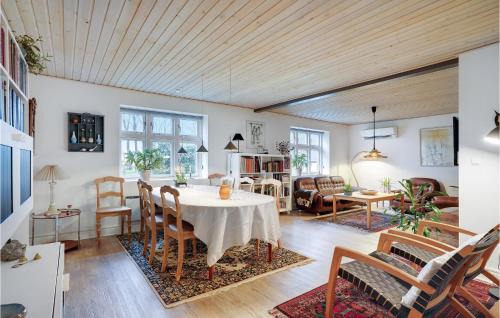 Lem House | Gorgeous Home In Ringkøbing With Wifi