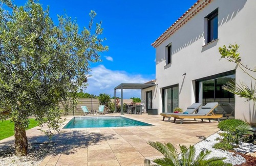 Rochegude House | Gorgeous home in Rochegude with private swimming pool, can be inside or outside