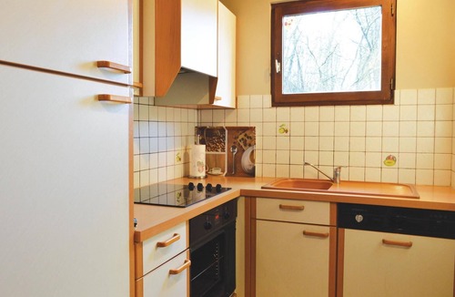 Romery House | Gorgeous home in Romery with kitchen