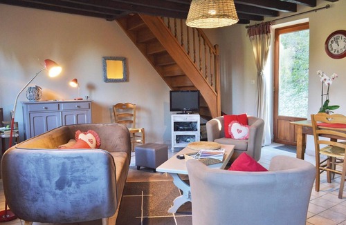 Romery House | Gorgeous home in Romery with kitchen