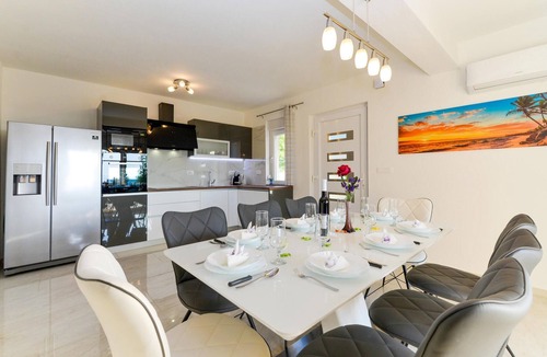 Rovanjska House | Gorgeous home in Rovanjska