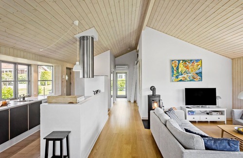 Kongsnæs House | Gorgeous home in Stubbekøbing with WiFi