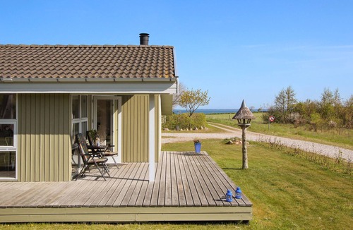 Samsø House | Gorgeous home in Samsø with house sea view