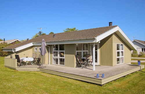 Samsø House | Gorgeous home in Samsø with house sea view