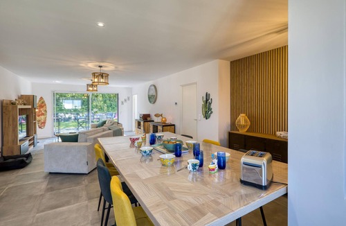 Semussac House | Gorgeous home in Semussac with WiFi