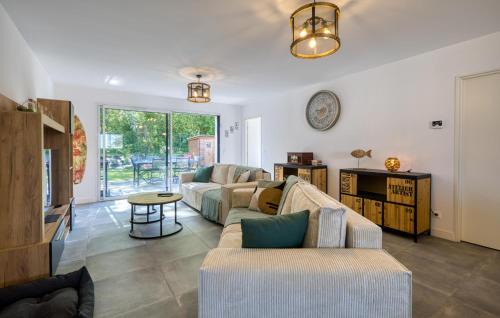 Semussac House | Gorgeous Home In Semussac With Wifi