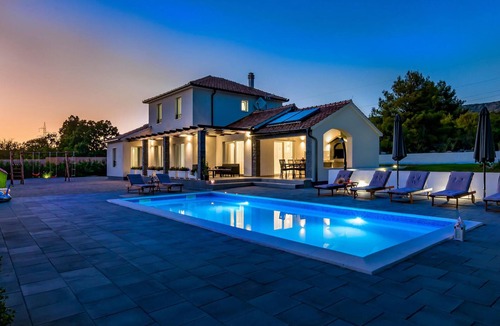 Sibenik House | Gorgeous home in Sibenik